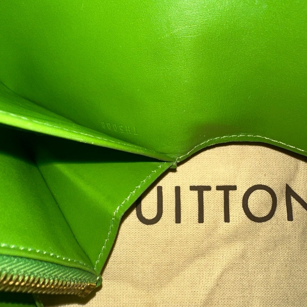 Louis Vuitton Sarah Wallet Monogram Vernis Vert Tonic - Picture 8 of 17
